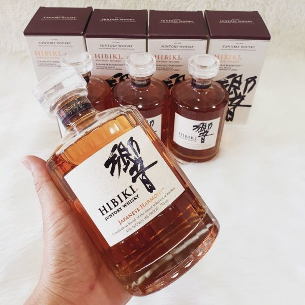 ruou-hibiki-suntory-whisky-japanese-harmony