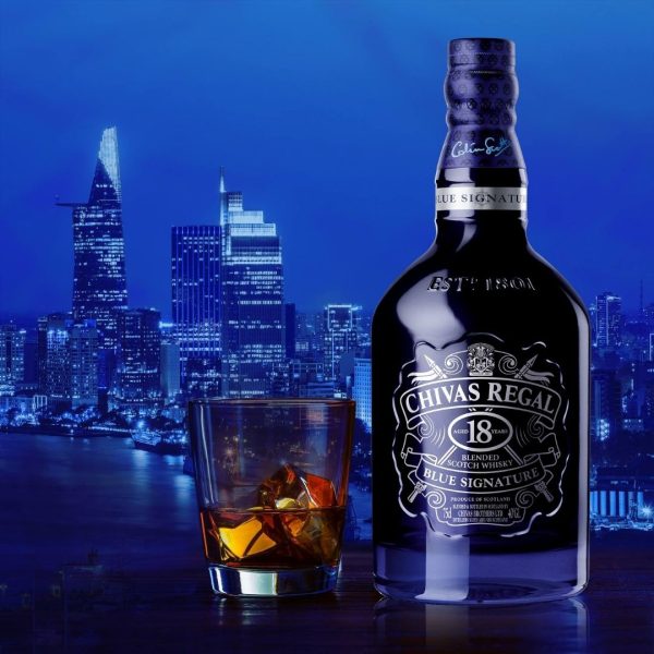 ruou-chivas-regal-18-nam-blue-signature