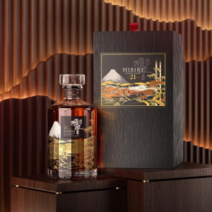 ruou-hibiki-21-nam-limited-edition-suntory-whisky