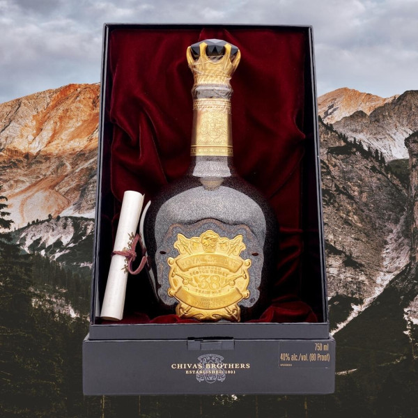 ruou-chivas-regal-royal-salute-38-nam