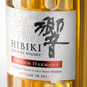 ruou-hibiki-suntory-whisky-blossom-harmony