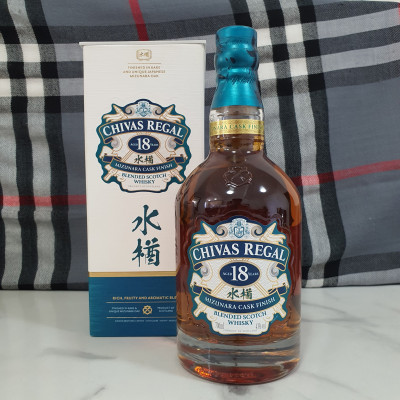 ruou-chivas-18-nhat-mizunara