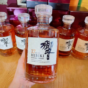 ruou-hibiki-17-nam-japanese-whisky