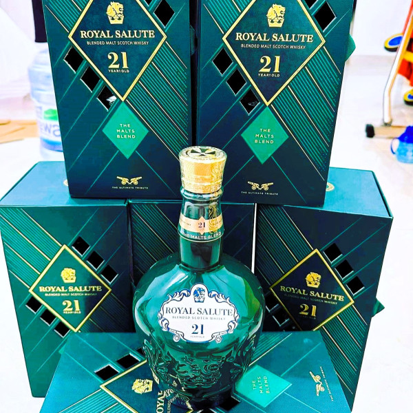 chivas-21-green-royal-salute