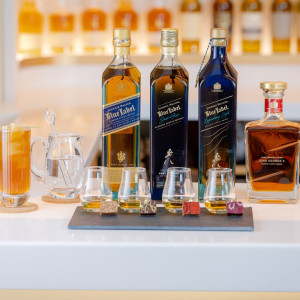 johnnie-walker-blue-label-legendary-eight