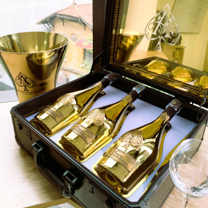 champagne-armand-de-brignac-gold-brut-champagne-at-bich