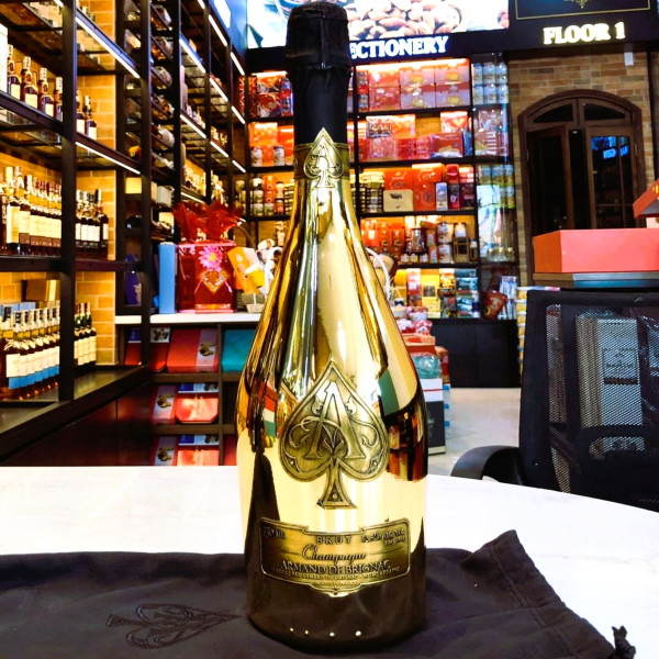 champagne-armand-de-brignac-gold-brut-champagne-at-bich