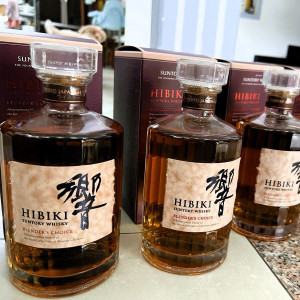 Hibiki-Blenders-Choice-Japanese-Blended-Whisky