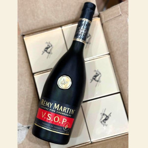 remy-martin-vsop-300th-hop-qua-tet-2024